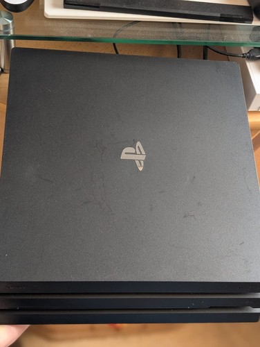 Playstation pro 1tb - 4,