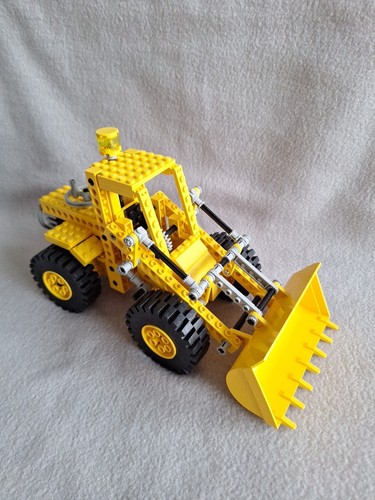 Lego 8853 technik excavator - lego,