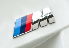 NEU BMW M Emblem Logo Heckklappe Schriftzug Badge Aufkleber Chrom Glanz 90x30MM