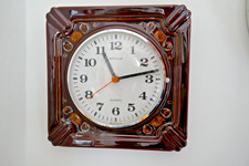 Kienzle Keramik Wanduhr brau