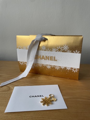 Chanel geschenkbox charm - chanel, +