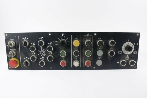 Maschinensteuertafel aus