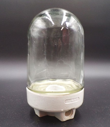 Alte glaskolbenlampe aus glas - glaskolbenlampe,