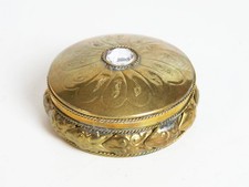 Lisbeth Dahl Dose - rund - Messing - mit Zierstein - Schmuckdose
