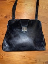 BREE Schultertasche, Leder, schwarz Schultertasche/Umhängetasche