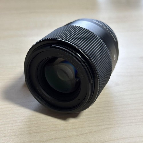 Sigma 30mm dc dn - f1.4,