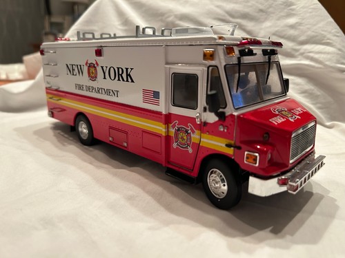 Fdny code freightliner 32 - freightliner, 1:32