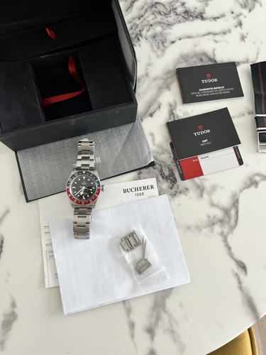 Tudor black bay gmt 79830rb - black,