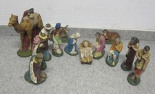 Alte Krippenfiguren handbemalt mit Kamel, insgesamt 13 Teile