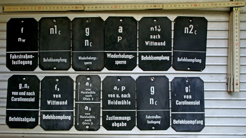 Schilder vom stellwerk - 12,