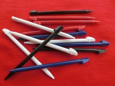 3 x Nintendo 3DS XL Stift Stifte / Stylus / Touchpen SCHWARZ WEISS ROT BLAU Set