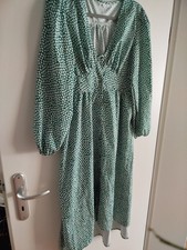 Damen Kleid Lang Grün Mit Weißen Blumen Größe L