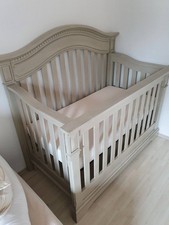 Crib Babybett amerikanische Größe 27.5" x 52" x 5" +wasserdiche Matratze +Bezüge