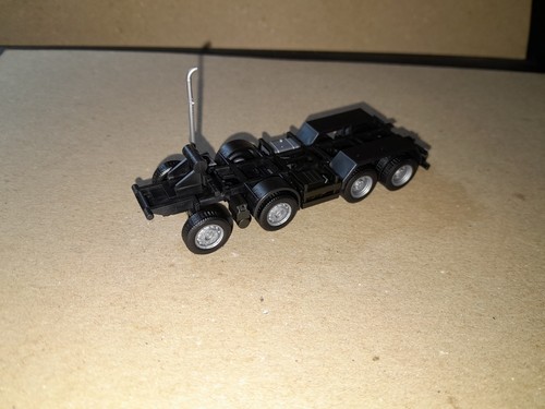 Herpa man chassis schwarz - chassis,
