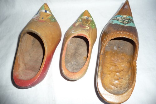 Holz wandbehang clogs schuhe - clogs,