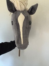 Biete ein wunderschönes Stockpferd aus echter Handarbeit an – mit viel Liebe zum