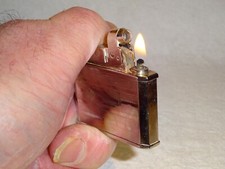 SCHNÄPPCHEN,  CORONA Benzinfeuerzeug, Japanische Qualität,  Vintage