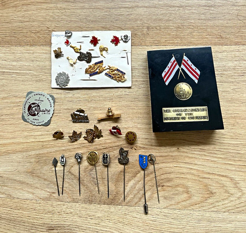 Konvolut metall pins - konvolut, metall-pins