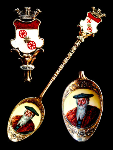 1900 souvenir spoon - 1900's,
