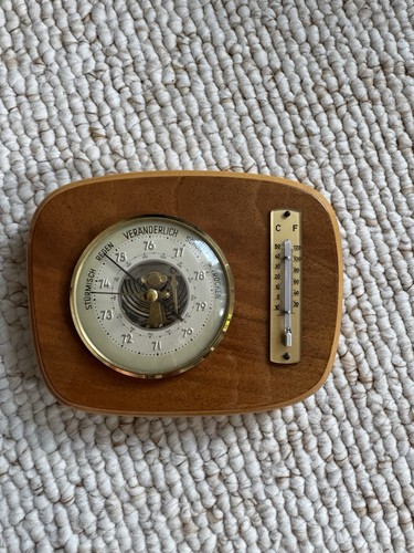 Vintage wetterstation aus holz - wetterstation,