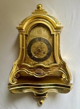 SCHWEIZER KAMINUHR/TISCHUHR MİT WANDKONSOLE VERGOLDET LINN BASEL