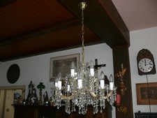 Große prunkvolle Lüster