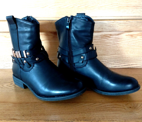 Isolierte damenstiefel aus - isolierte,