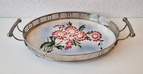 Schönes tablett aus steingut - aus,