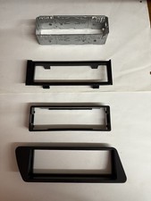 Alte Autoradio Einbaurahmen 