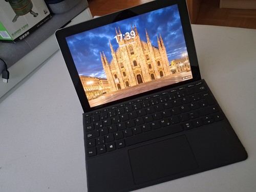 Microsoft surface 1 - go, (1