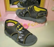 Bequeme leichte Sandalen in