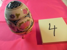 Porzellan Ei im Faberge-Stil