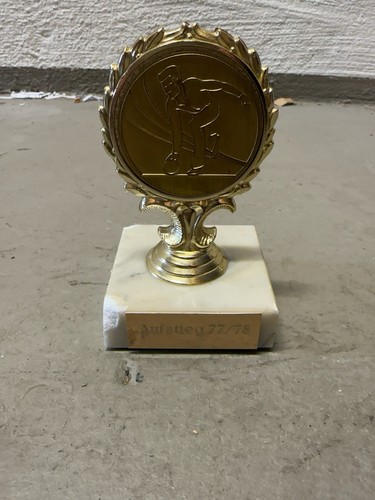 Vintage kegelpokal aufstieg - kegelpokal,