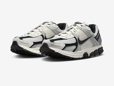 Nike Zoom Vomero 5 Photon Dust