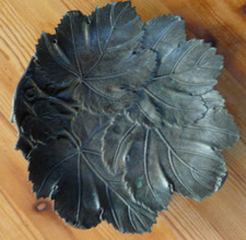 Bronze Relief Teller / Weinlaub / Winzer