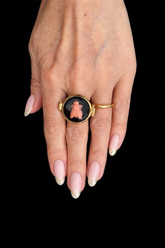 Ring mit fliege aus - mit,