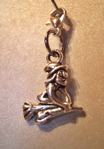 Hexe auf besen charms - hexe,