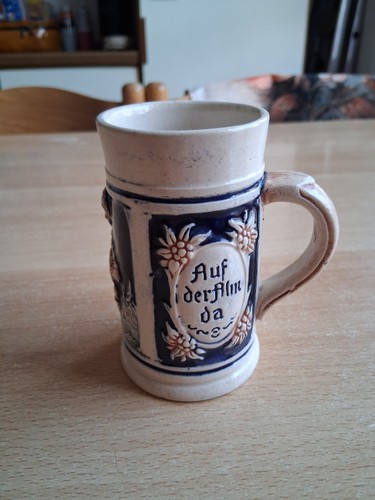 Alter kleiner relief bierkrug - kleiner,