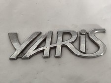Aus einer Auflösung: tolles altes Toyota Yaris Emblem