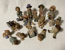 Konvolut aus 16 Göbel Figuren Nina und Marco