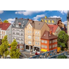 Faller H0 130706 - Stadthaus mit Schuhladen Bausatz     Messeangebot Neuware