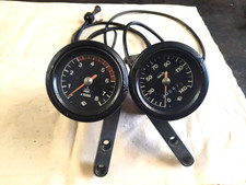 1 Drehzahlmesser u.1 Tacho