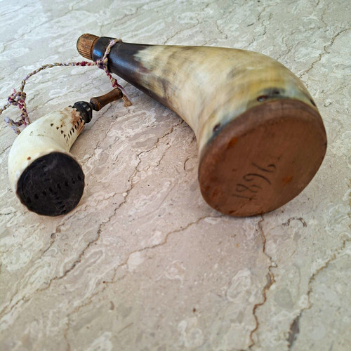 Jagd pulverhorn aus horn - 2x, jagd-pulverhorn