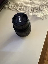 Nikon DX Zoom-Nikkor AF-S  18-55 mm 3.5-5.6 VR Objektiv - Schwarz