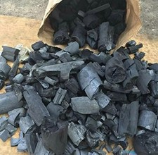 100 % natürliches Hartholz