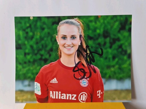 Autogramm sara däbritz - sara,