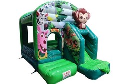 Hüpfburg mit Rutsche