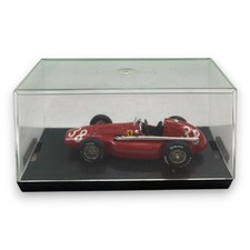 Ferrari 555 F1 Squalo Modellauto Rot Brumm in Vitrine Formel 1 Klassiker Sammler
