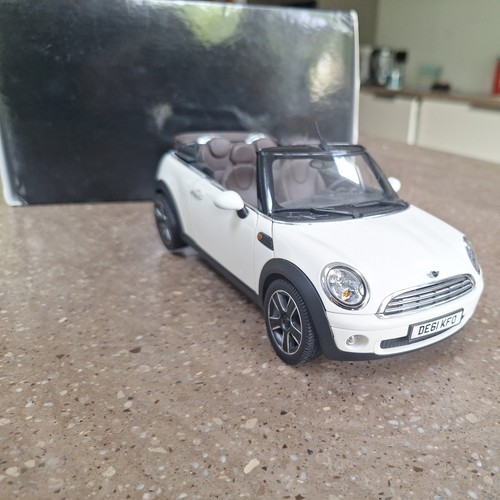 Mini cooper cabrio weiß - mini,