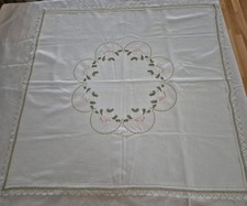 I - Gestickte Weihnachtsdecke